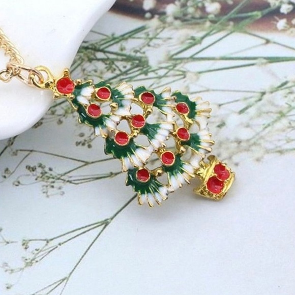 ππ Beautiful Christmas π Tree Pendant Necklace - Picture 2 of 5